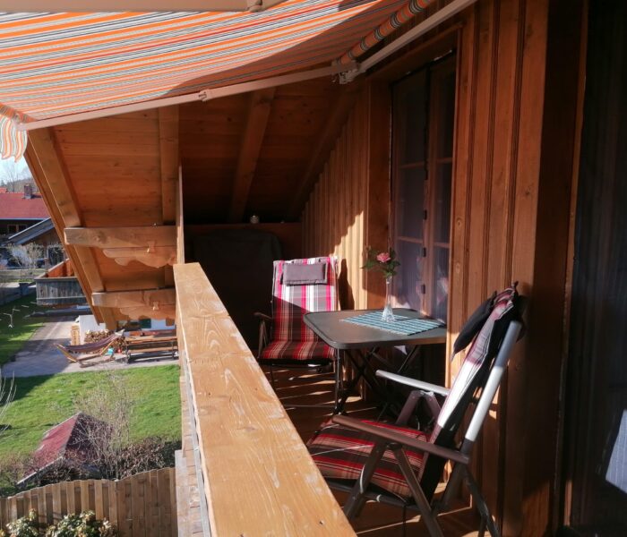 Gemütliche Sitzecke auf dem Balkon