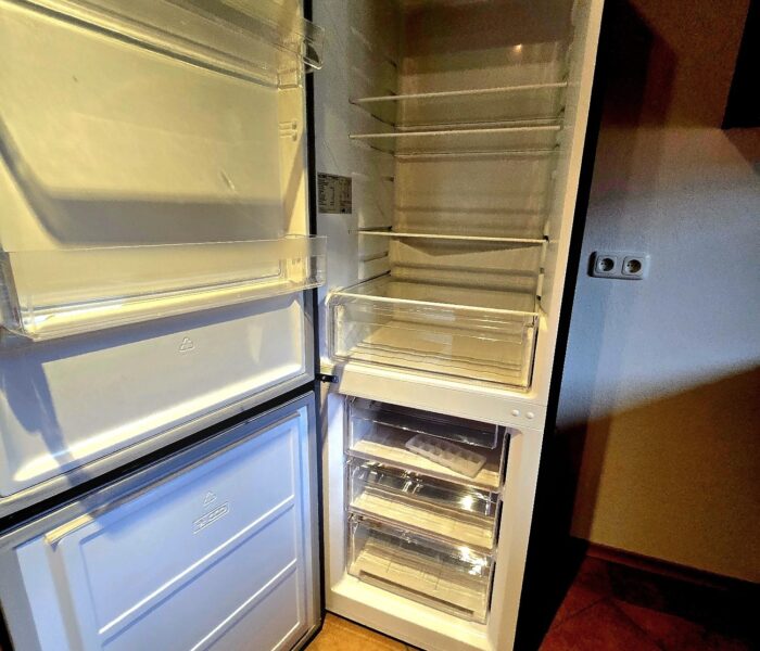 Küche - Große Gefrier-Kühlkombination