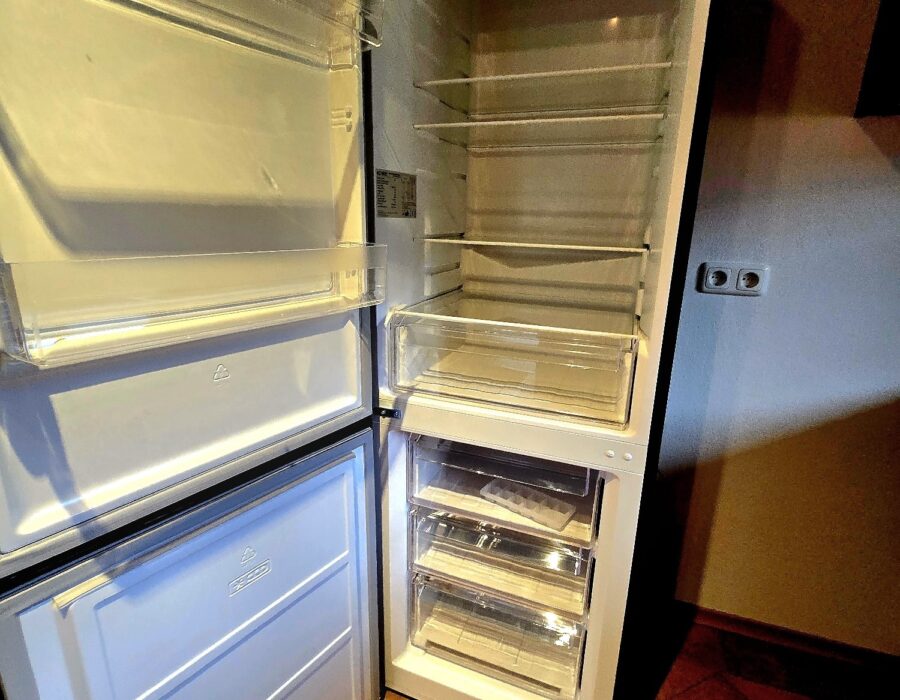 Küche - Große Gefrier-Kühlkombination Küche - Große Gefrier-Kühlkombination