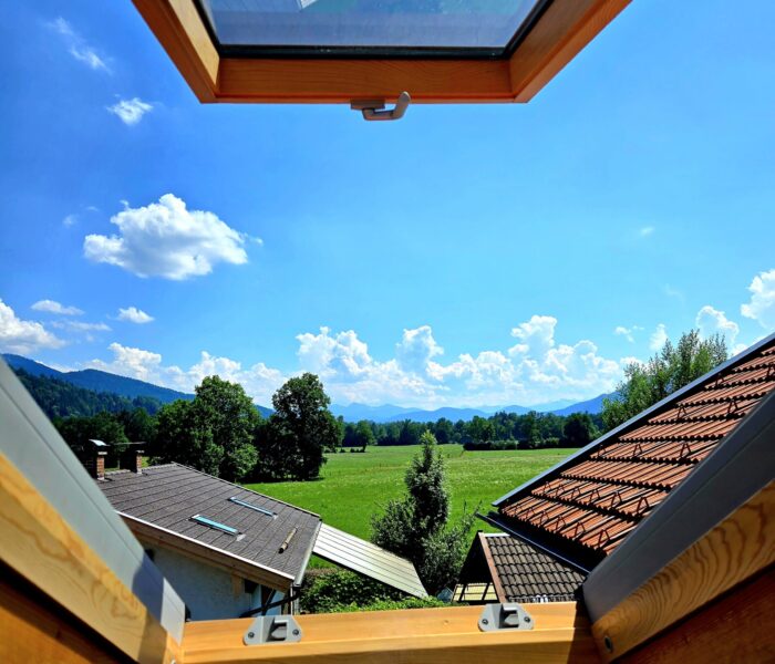 Schlafzimmer - Blick aus dem Dachfenster