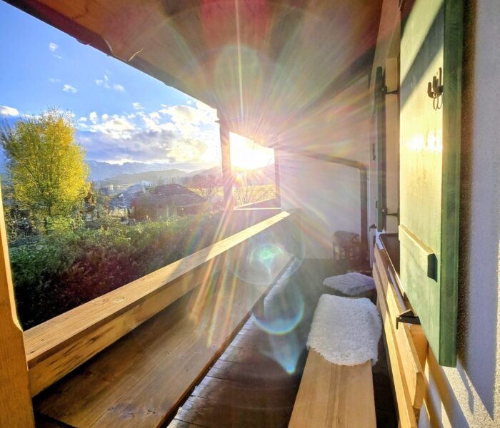 Großer Balkon - Sitzecke mit Blick ins Karwendel 