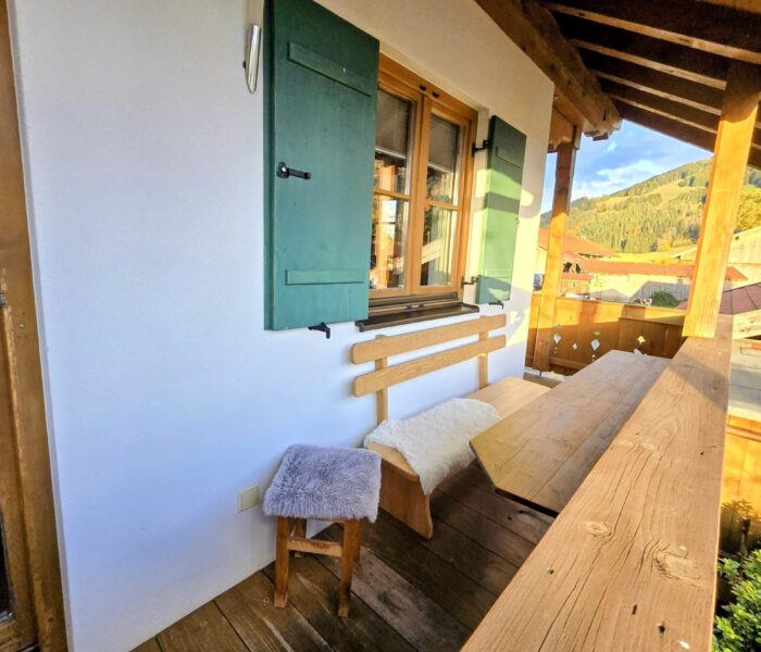 Großer Balkon - Sitzecke mit Blick ins Karwendel 